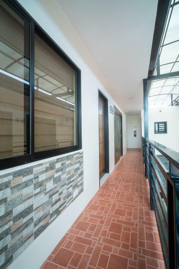 Oyo 199 Solange Apartelle Davao City Екстериор снимка