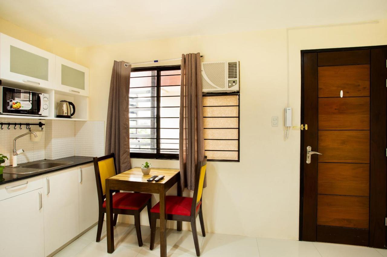 Oyo 199 Solange Apartelle Davao City Екстериор снимка