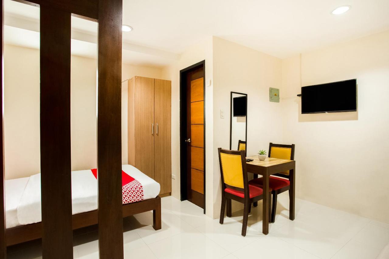 Oyo 199 Solange Apartelle Davao City Екстериор снимка