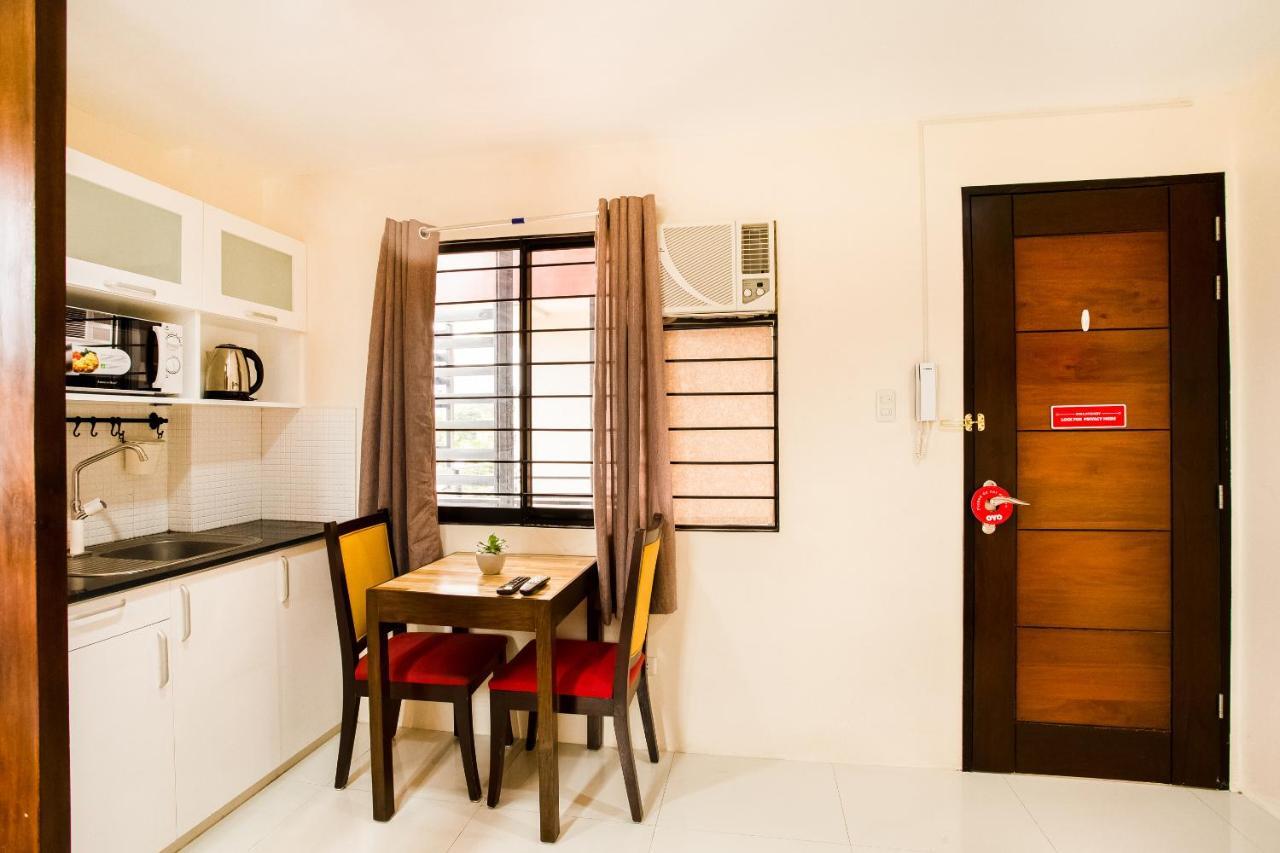Oyo 199 Solange Apartelle Davao City Екстериор снимка